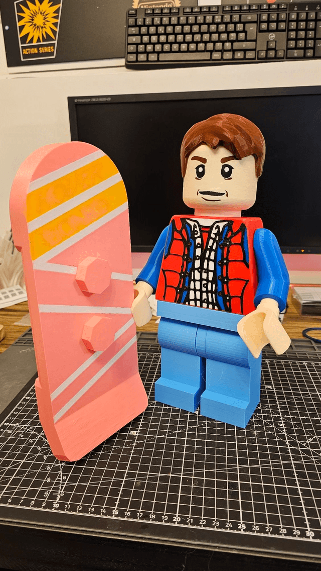 Figurine Marty McFly & Hoverboard – Retour vers le futur