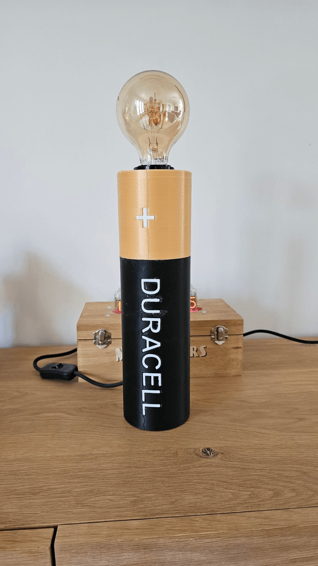 Lampe design pile Duracell – Objet déco unique et décalé