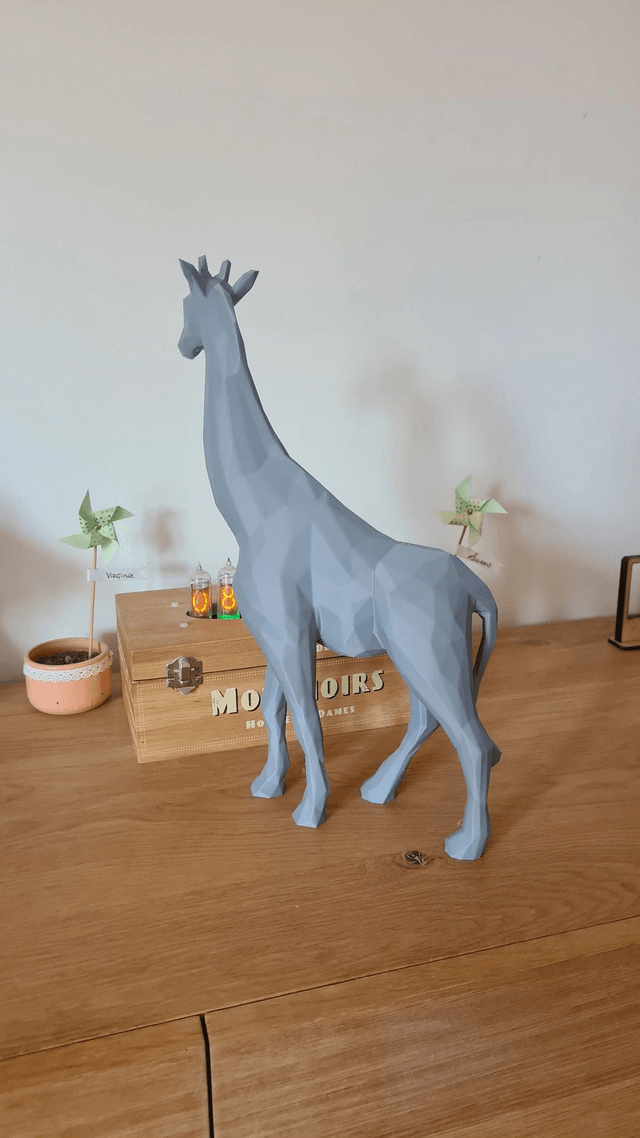 Sculpture Girafe Polygone Moderne 35 cm Couleur au choix