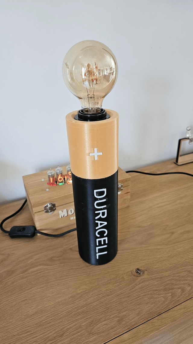 Lampe design pile Duracell – Objet déco unique et décalé