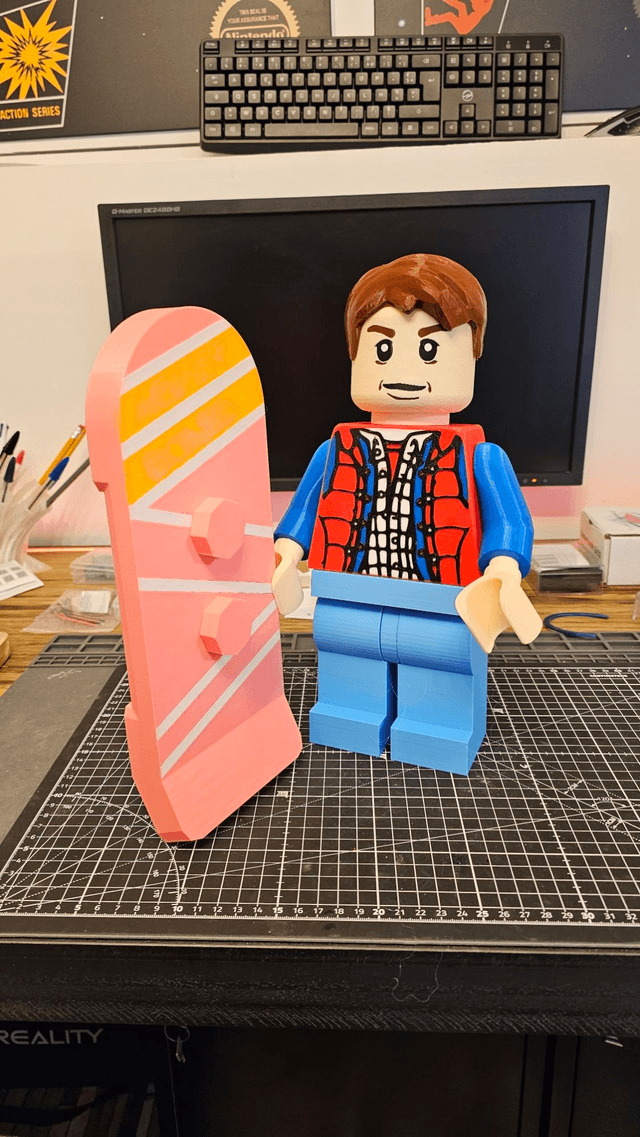 Figurine Marty McFly & Hoverboard – Retour vers le futur