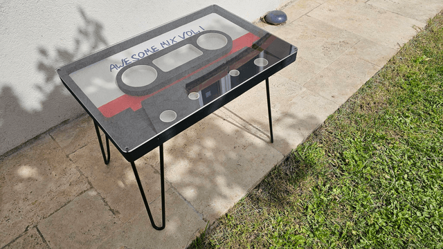 Table d’appoint cassette audio – Awesome Mix Vol. 1 – Look rétro unique