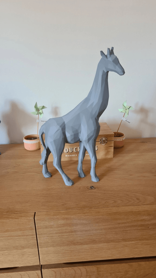 Sculpture Girafe Polygone Moderne 35 cm Couleur au choix