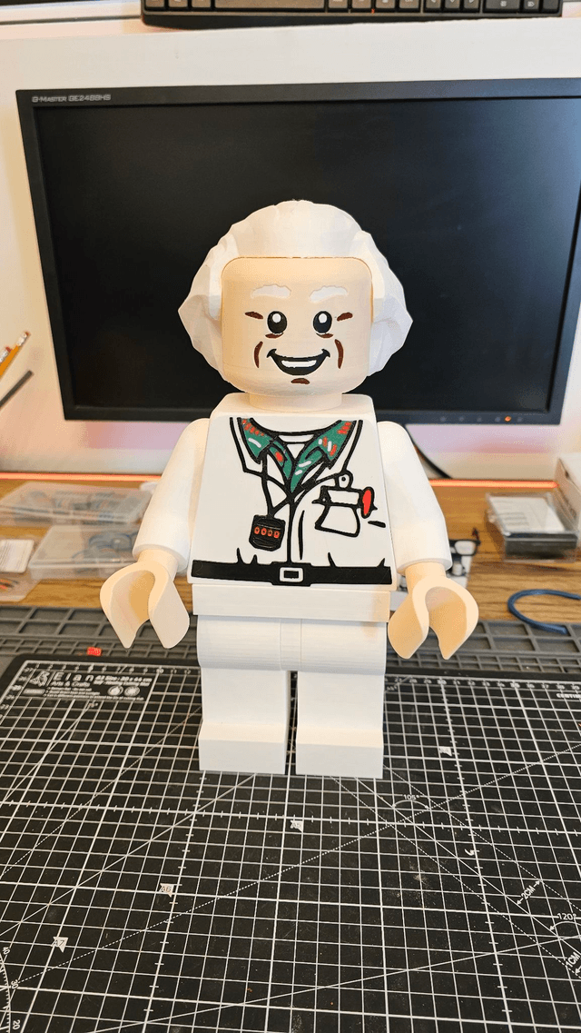 Figurine Doc Brown – Retour vers le Futur – Objet déco unique