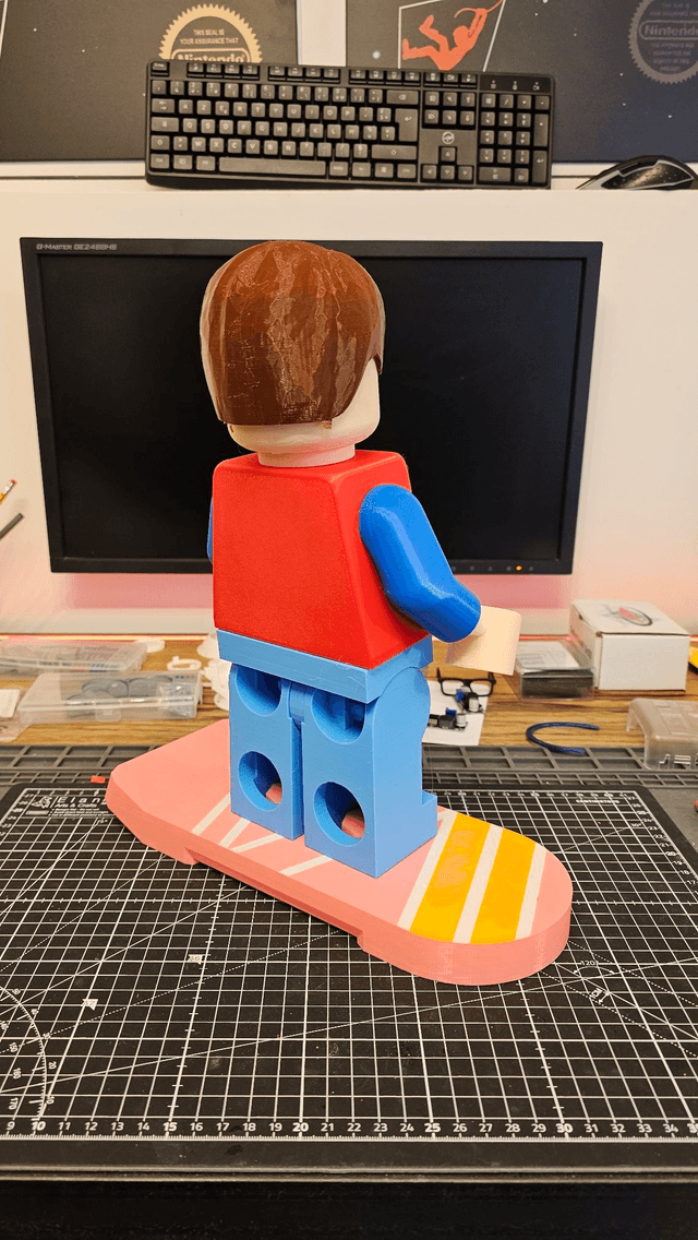 Figurine Marty McFly & Hoverboard – Retour vers le futur